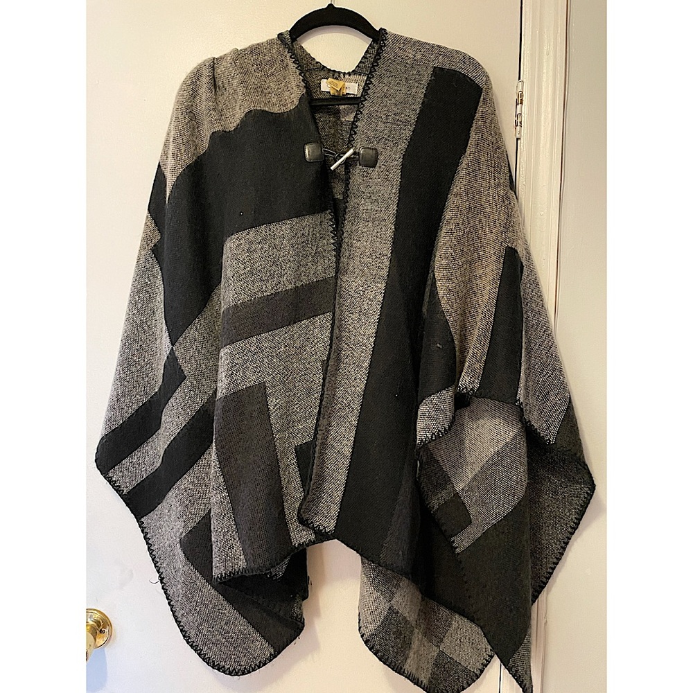 Calvin Klein beautiful cape one size